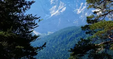 Auvergne-Rhône-Alpes, Lyon, Annecy, Alps, volcano, lake, mountain, ski, village