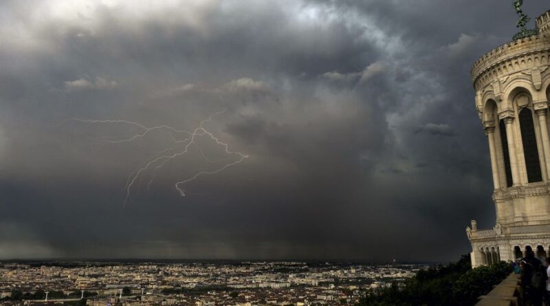 Météo. "Orages" et "pluies abondantes" arrivent, ces départements basculent en vigilance jaune