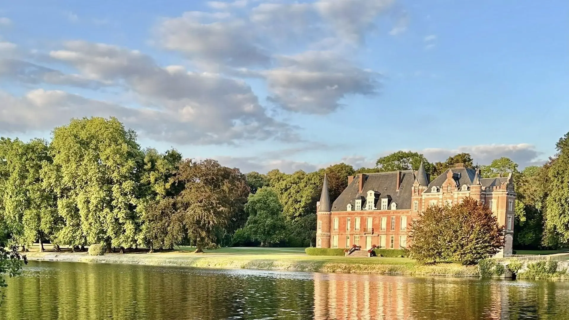 Météo en Belgique : un dimanche ensoleillé en perspective, avec des températures en légère hausse - RTBF Actus