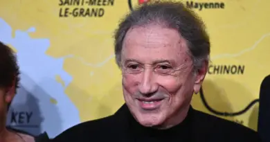 Michel Drucker et l'héritage familial : "J'étais fait pour soigner les gens, donc je les soigne sur mon canapé"