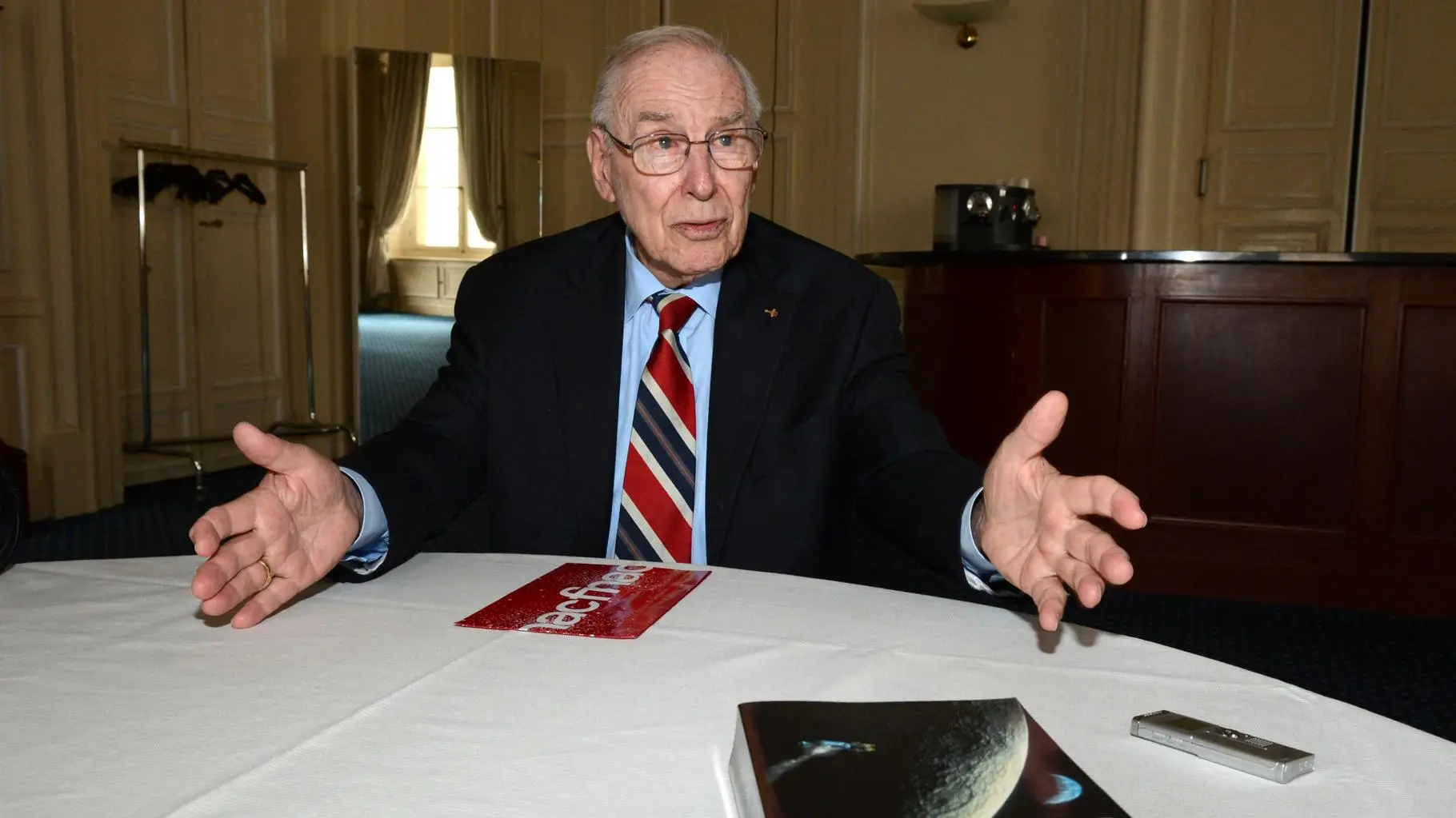 Miraculé de l’espace et de la mythique mission Apollo 13, l’astronaute Jim Lovell est mort