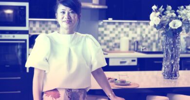 « Mon père m’a emmenée faire un tour en voiture et m’a appris que j’avais une petite sœur de 6 ans » : les premiers jours en France de Danielle Phan, venue du Cambodge