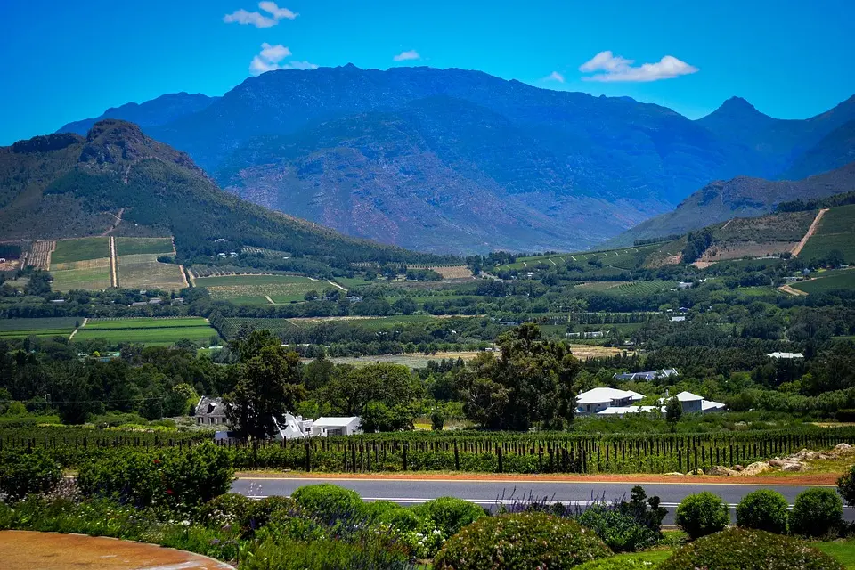Occitanie, Toulouse, Montpellier, landscape, sea, mountain, vineyard, canal