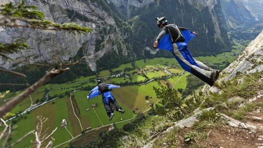 Nouveau décès d’un base-jumper sur les sommets suisses - Le Temps