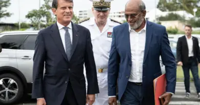 Nouvelle-Calédonie : Manuel Valls prolonge son séjour pour une nouvelle réunion avec les partisans de l’accord de Bougival sur l’avenir de l’archipel
