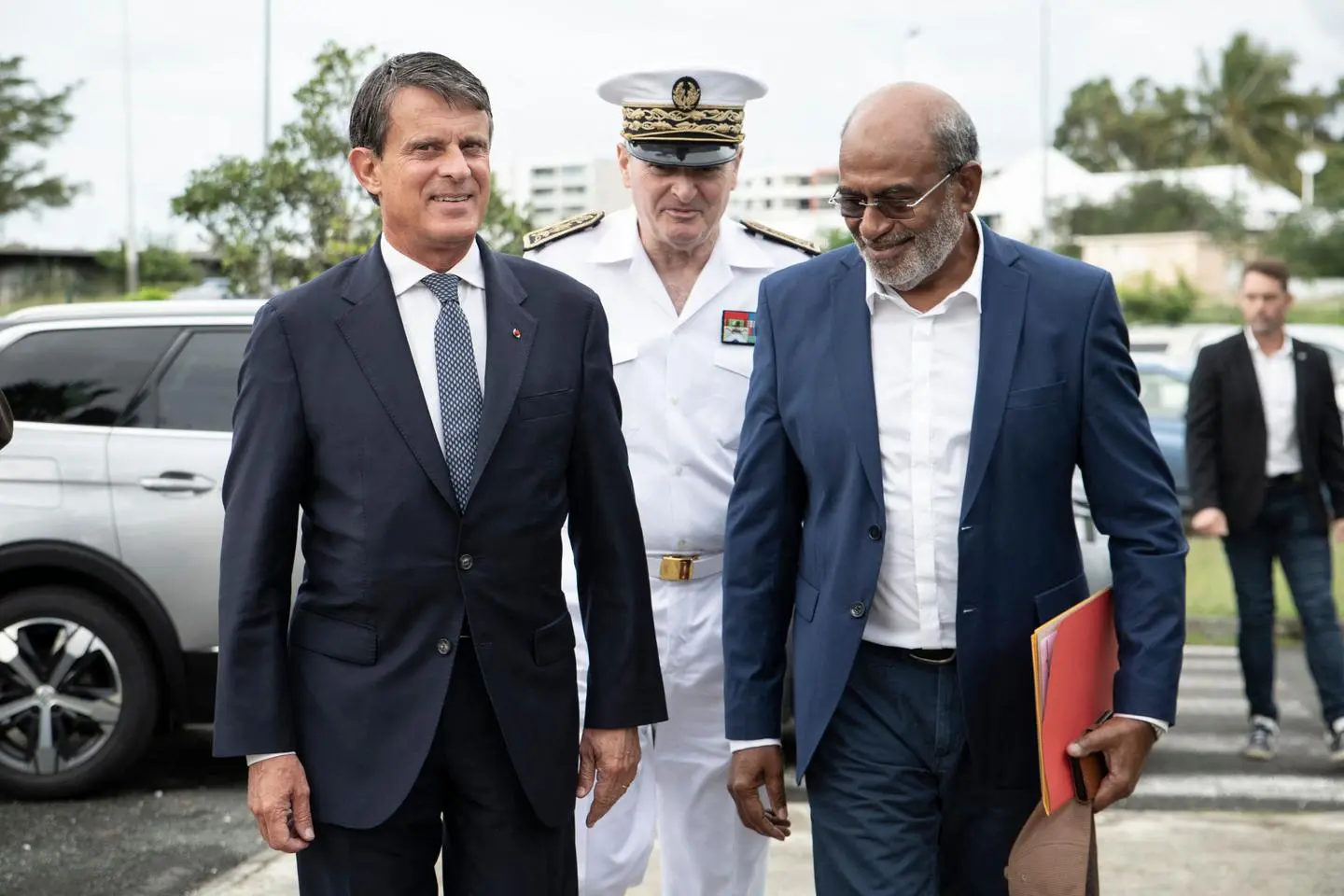 Nouvelle-Calédonie : Manuel Valls prolonge son séjour pour une nouvelle réunion avec les partisans de l’accord de Bougival sur l’avenir de l’archipel