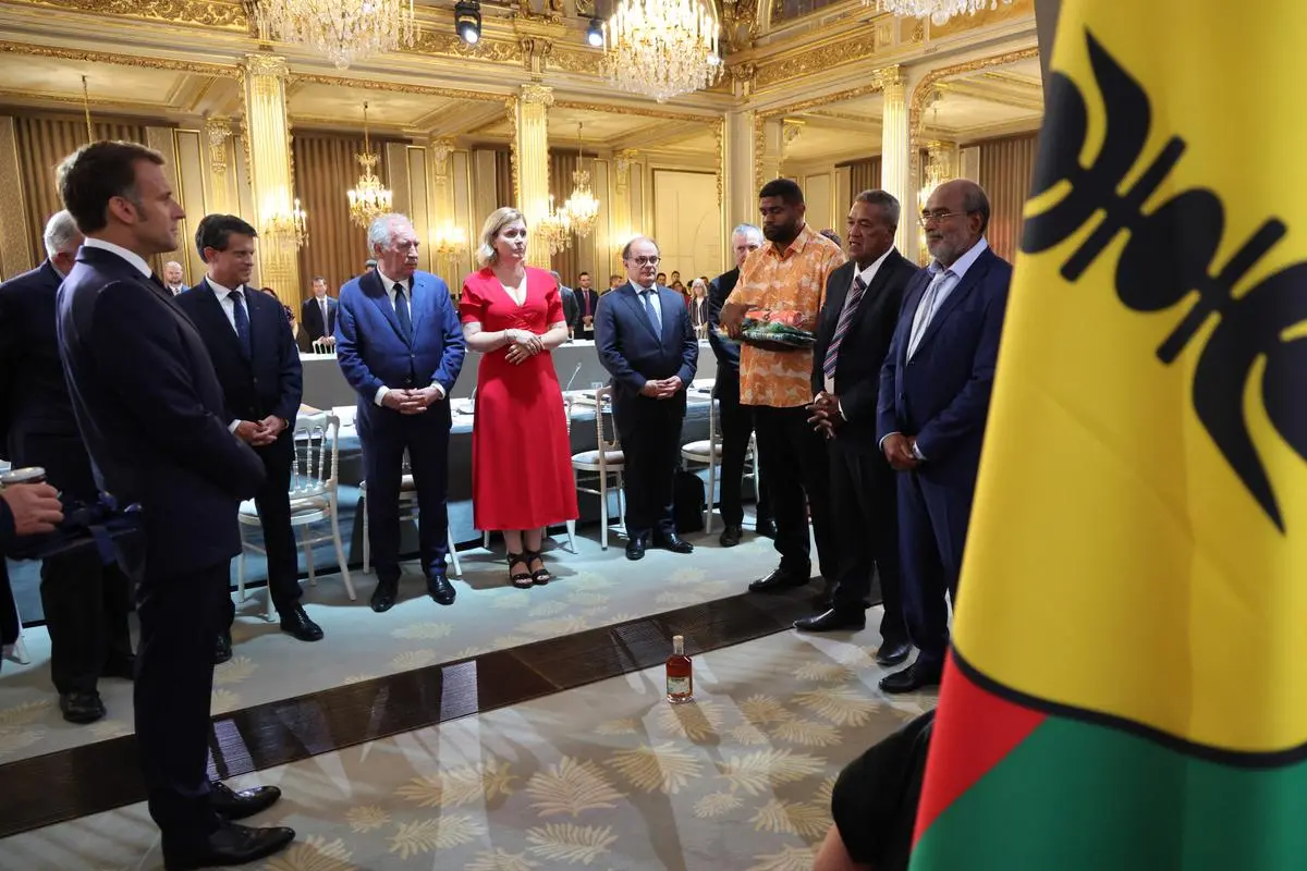 Nouvelle-Calédonie : ce que contient l’accord « historique » signé entre l’Etat, les indépendantistes et les loyalistes, calendrier de mise en oeuvre
