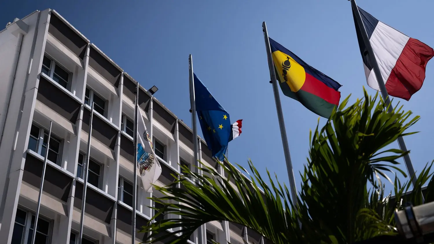 Nouvelle-Calédonie : indépendantistes et non indépendantistes se déchirent déjà sur l'accord de Bougival, signé avec l'Etat