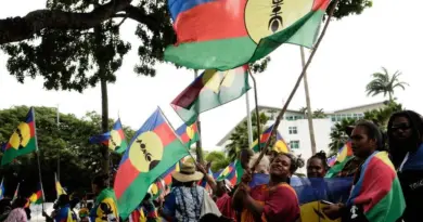 Nouvelle-Calédonie: les indépendantistes du FLNKS annoncent rejeter l'accord de Bougival