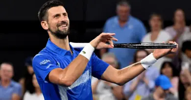Novak Djokovic troque les cordes de sa raquette pour celles d’un violon sur un air de Vivaldi dans un spot publicitaire - RTBF Actus