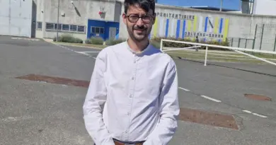 "On est loin des caricatures colportées par certains" : le député Emmanuel Duplessy en visite à la prison de Saran - ici