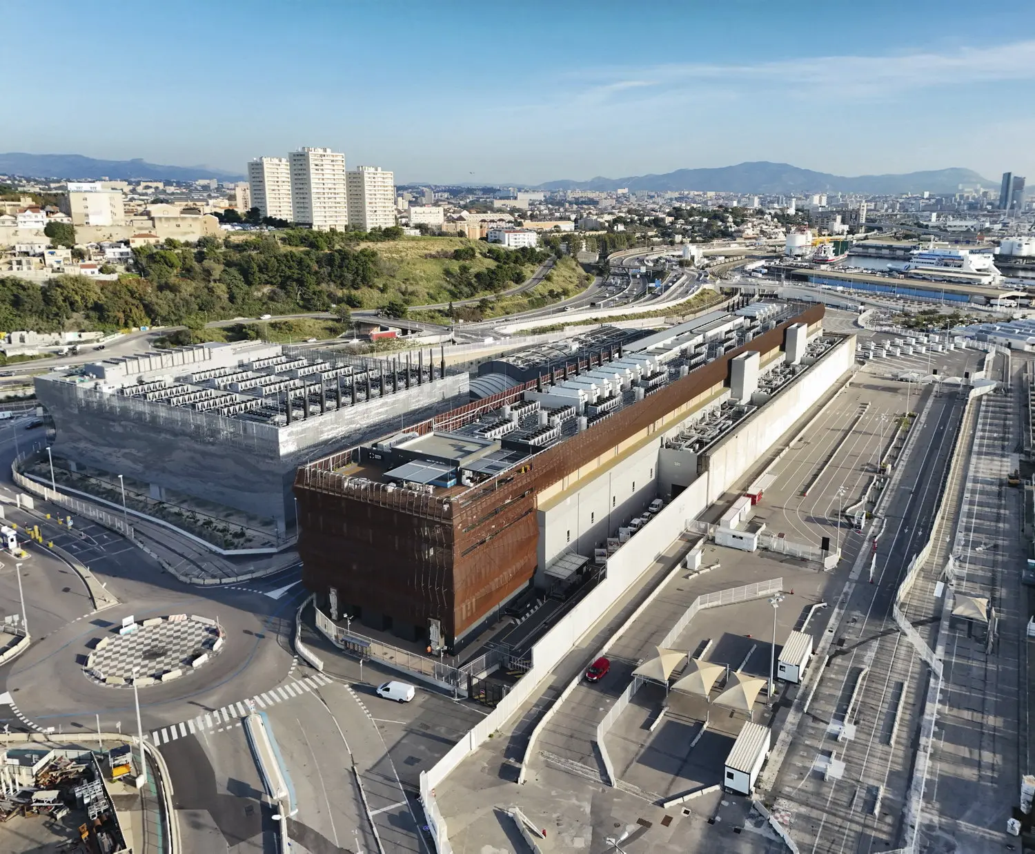 « On est un peu les sacrifiés de la Data City ! » : à Marseille, les data centers colonisent les quartiers populaires - L'Humanité