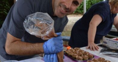 « On ne sait pas bien utiliser le pruneau » : aux Fêtes d’Agen, Cyril Carrini veut éveiller les papilles