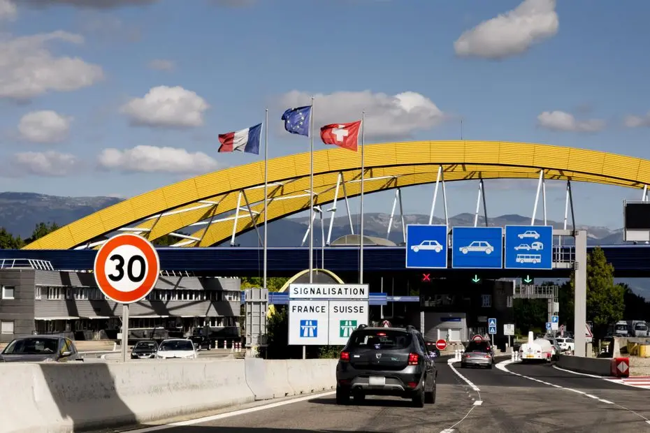 "On se prend le revers de la médaille" : des parents d'élèves frontaliers déposent des recours pour garder la scolarité de leurs enfants à Genève
