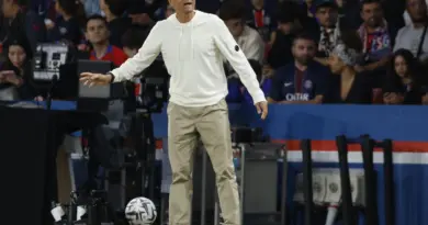 PSG-Angers (1-0) : « On doit vite oublier ces cinq trophées, c’est le passé », lance Luis Enrique
