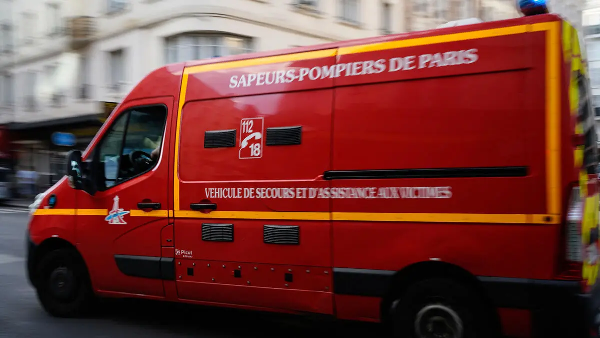 Paris : encore un homme blessé au couteau en voulant défendre son amie