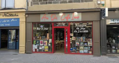 Périgrinations ludiques : Le Dé Café Inné du Puy-en-Velay - Pixel Adventurers
