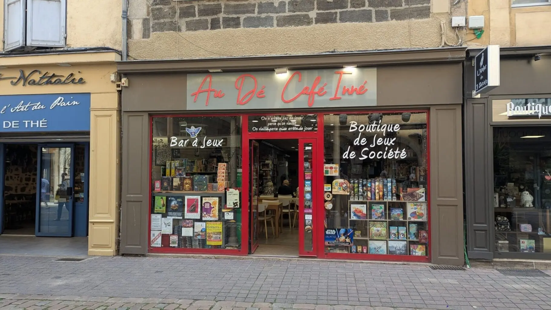 Périgrinations ludiques : Le Dé Café Inné du Puy-en-Velay - Pixel Adventurers