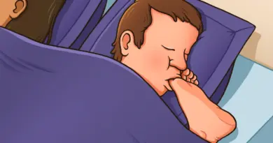 Petites manies de nuit : « Je plonge et enroule mon corps nu dans mes draps »