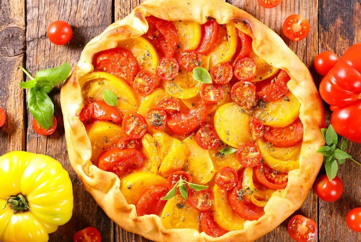 Petits plats de vacances : cette tarte à la tomate originale, à faire en moins de 20 min, est parfaite pour changer de la recette classique