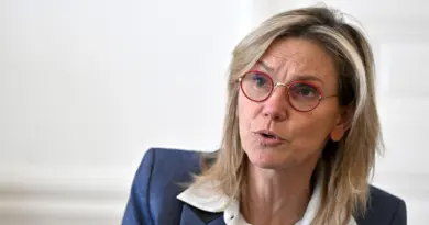 Pollution plastique : "Je suis déçue et en colère", réagit la ministre de la Transition écologique