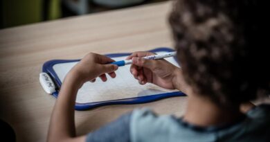 Pour le sociologue Bernard Lahire, à l’école “l’obsession de l’évaluation produit de la peur”