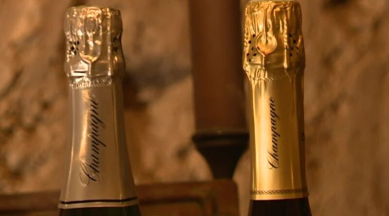 Pour les bouteilles de champagne, la coiffe ne sera plus obligatoire : "Le but était d'avoir cette liberté"