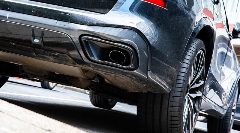 Pour les constructeurs automobiles, la suppression progressive de l’essence et du diesel n’est plus possible - Euractiv FR