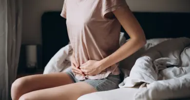 Pourquoi certaines femmes sentent encore leur bébé bouger après l’accouchement