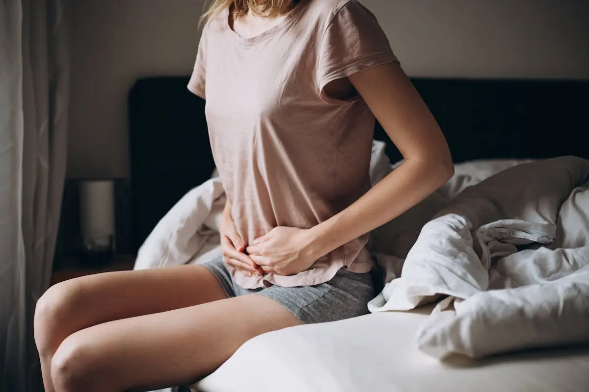 Pourquoi certaines femmes sentent encore leur bébé bouger après l’accouchement