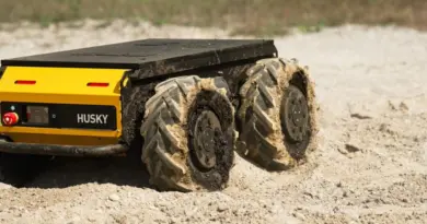 Pourquoi le Husky A300 est le robot mobile idéal pour vos projets outdoor - Génération Robots - Blog