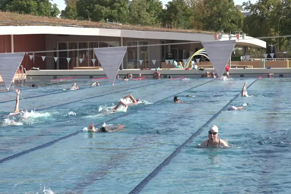 Pourquoi une fuite de chlore détectée à la piscine du Carrousel, traitée à l'ozone selon la Ville de Dijon : "on demande de la transparence"