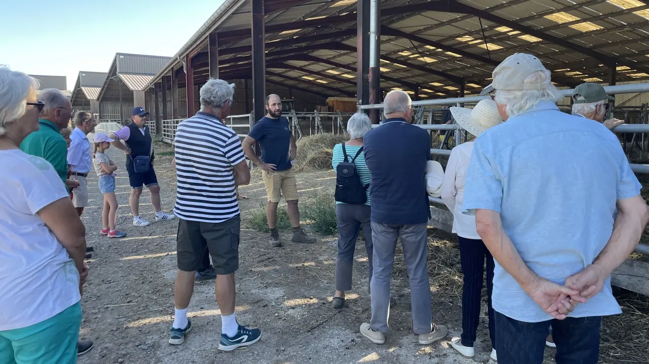 Près du Blanc : trois générations à la ferme de la Villefranche de Tilly