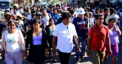 Présidentielle en Bolivie: deux candidats de droite au second tour selon les projections