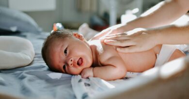 Priorité santé - Questions de femmes, questions de parents : les soins de bébé
