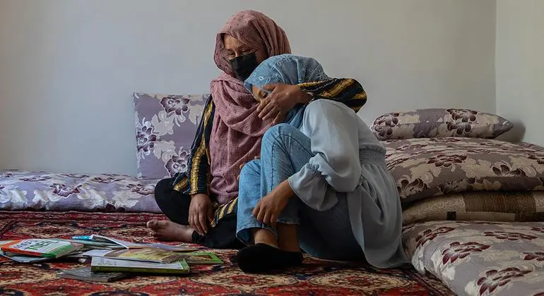 Quatre ans après la prise de pouvoir par les Talibans, l’exclusion des femmes afghanes est presque totale