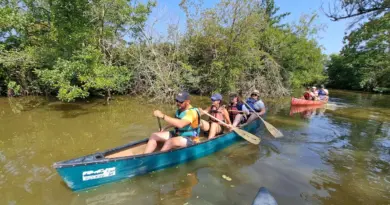 Quelle est cette commune de Loire-Atlantique où l'on peut naviguer sur deux rivières en canoë ?
