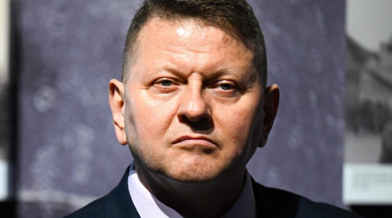 Qui est Valery Zaloujny, l’ambassadeur ukrainien bien placé pour succéder à Zelensky ?