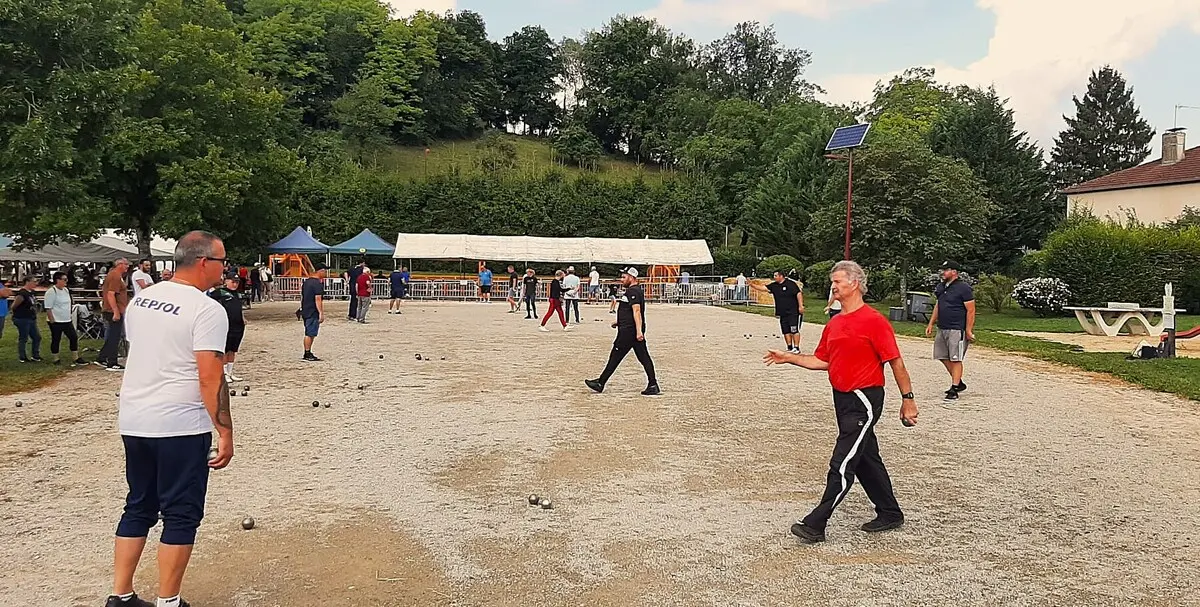Quilles et pétanque : les chasseurs avaient vu les choses en grand