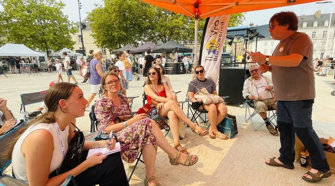 Quinze minutes pour apprendre le breton : défi relevé au Festival d’Arvor à Vannes