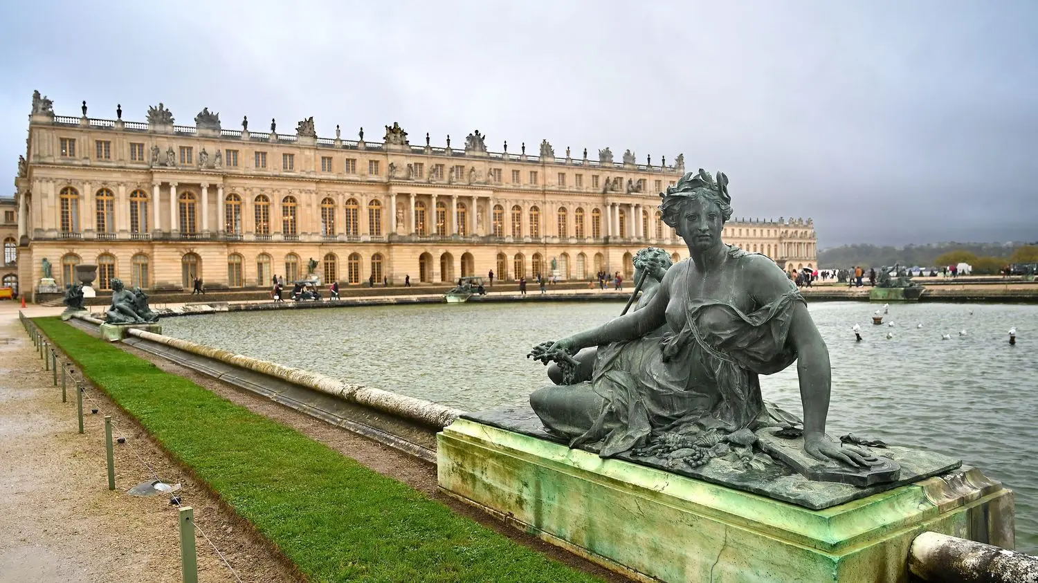 REPORTAGE. "La douleur est inscrite dans chaque trait de mon visage" : à Versailles, les statues sont douées de parole grâce à l'intelligence artificielle