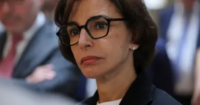 Rachida Dati maintient sa candidature face à Michel Barnier pour la législative partielle à Paris