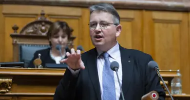 Raymond Clottu prend la présidence de l'UDC Neuchâtel
