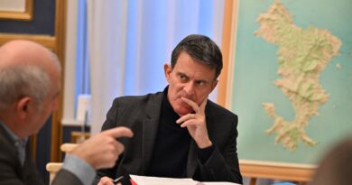 «Refondation» de Mayotte, vie chère aux Antilles… Les autres chantiers de Manuel Valls dans les outre-mer