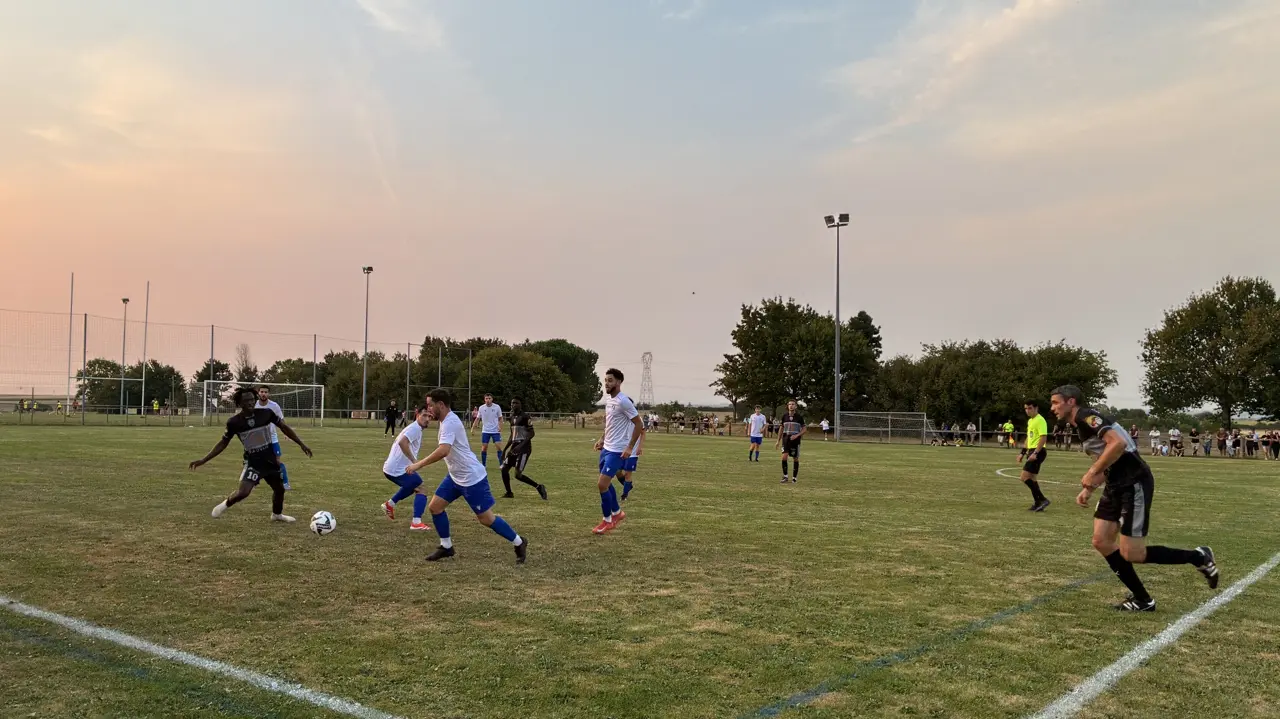Régional 2 : les Chamois Niortais Saint-Florent au-dessus de l’Avenir 79 en amical
