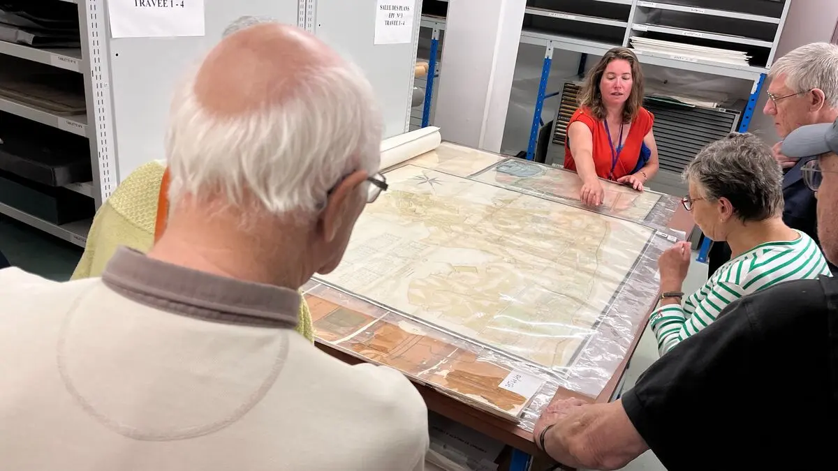 Registres, plans anciens, photographies… Découvrez les trésors des archives de l’Essonne à Chamarande