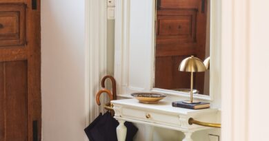 Rénovation d'un vestiaire ancien pour l'entrée de notre maison