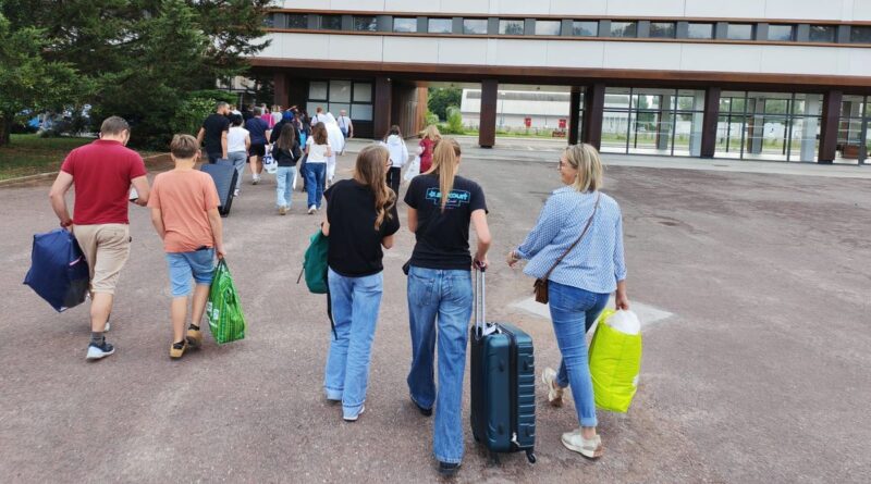 Rentrée 2025 : au lycée Le Castel les internes ont eu droits à une pré-rentrée pour "diminuer le stress" - ici