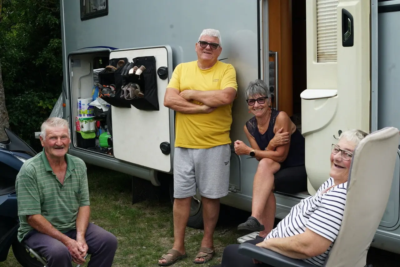 Retour à la liberté ou passion : ils vivent à temps plein dans leur camping-car