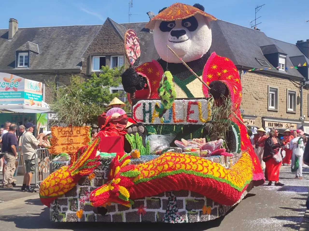 Retour en images : Le Grand Corso Fleuri et ses Miss ont déambulé dans les rues de Sourdeval